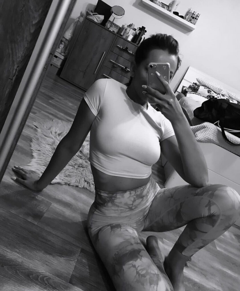 Instagram – _.martiinkaaa._ – Nude