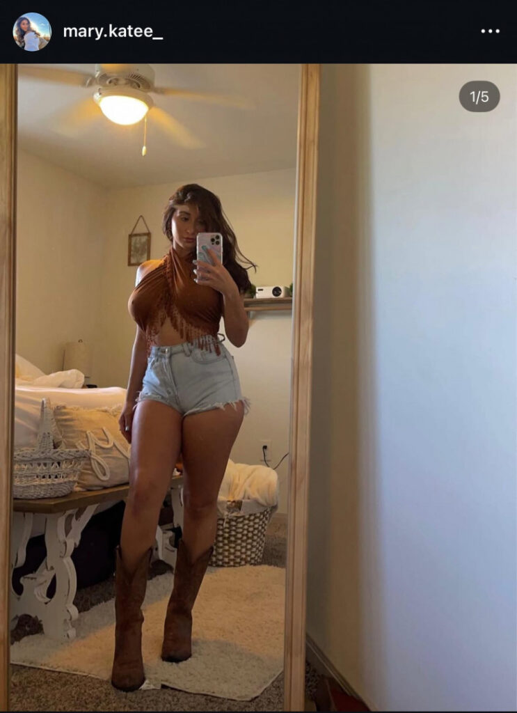 TikTok – Snapchat – Marykate Enriquez / Marycakez – Nude