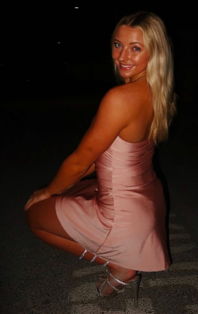 TikTok – Instagram – Fanfix – Meadow Eads / meadowmxrie / meadow.eads – Nude