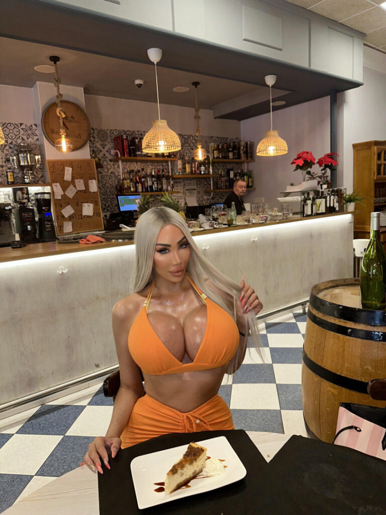 OnlyFans – Fansly – megan.million.official / luxurydoll – Nude Leaks