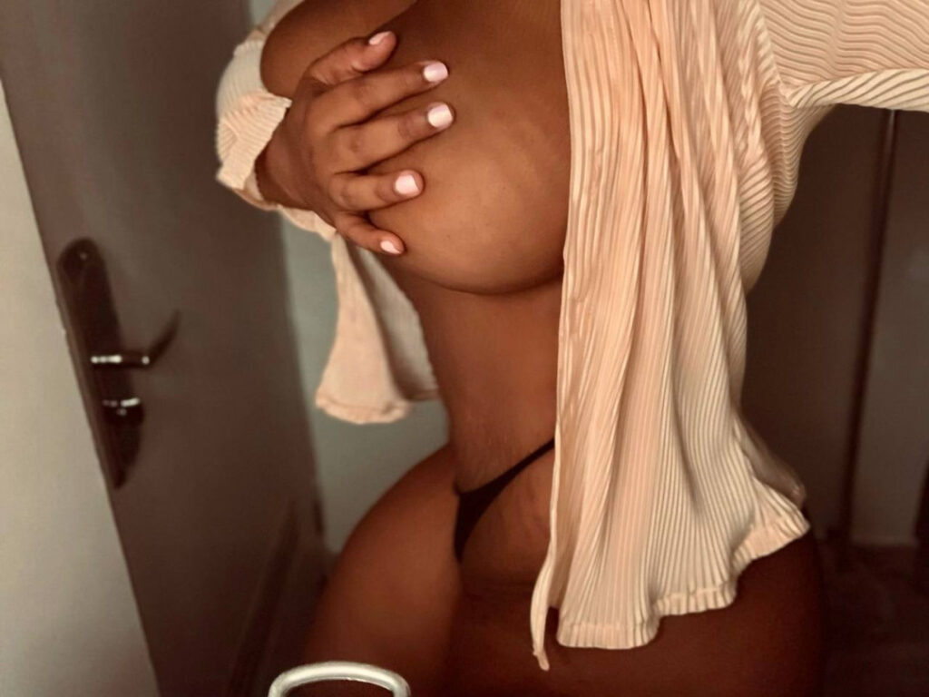 Instagram – T H I C C – Latina – Michelle Carreno / Carreno.Barbara – Nude Leaks