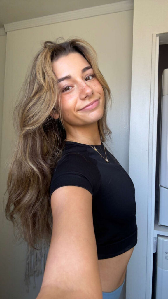 TikTok – Instagram – Mikayla Campinos – Nude