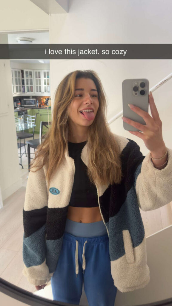 TikTok – Instagram – Mikayla Campinos – Nude