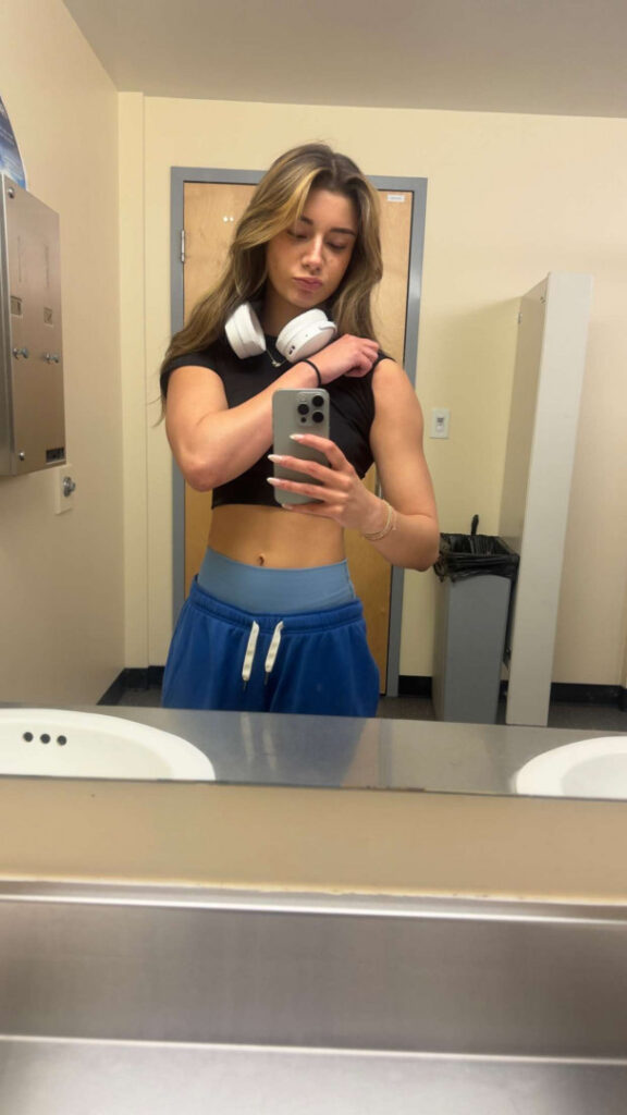 TikTok – Instagram – Mikayla Campinos – Nude