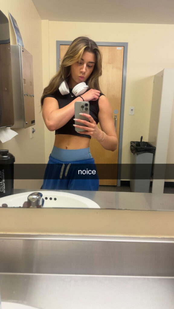 TikTok – Instagram – Mikayla Campinos – Nude