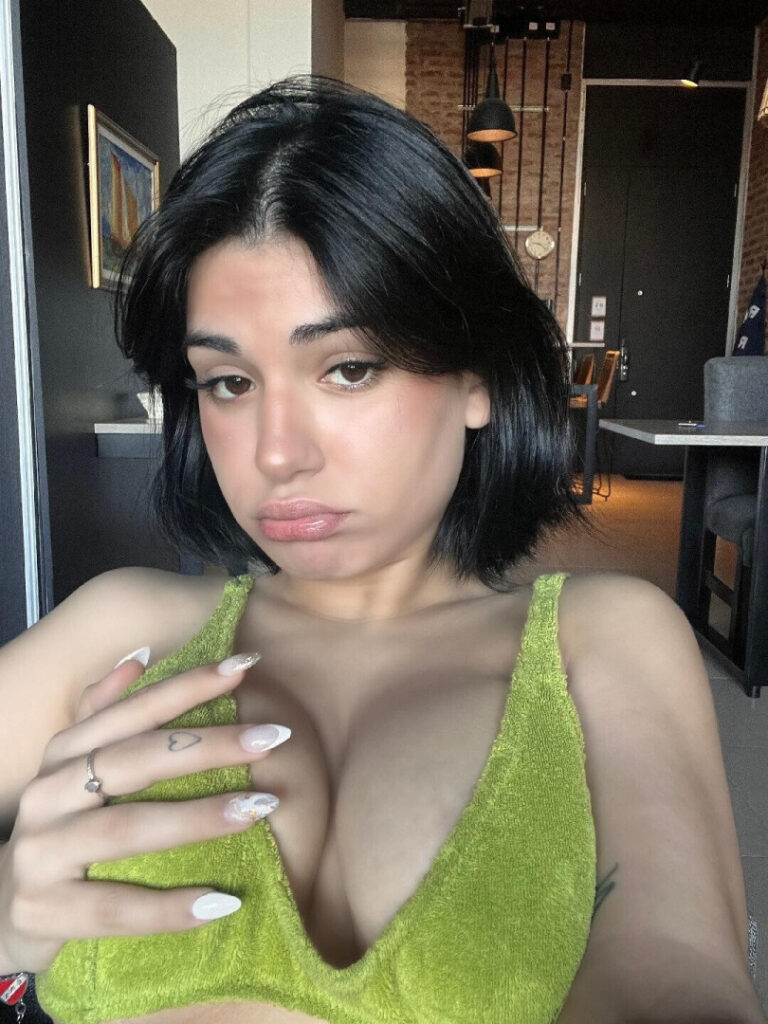 OnlyFans – Instagram – mikkirusso / mikkieznfvv – Nude Leaks