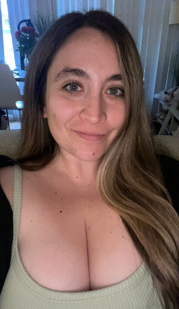 ⠀X⠀ – T H I C C – MILFWEEED (Haley OC) – Nude Leaks