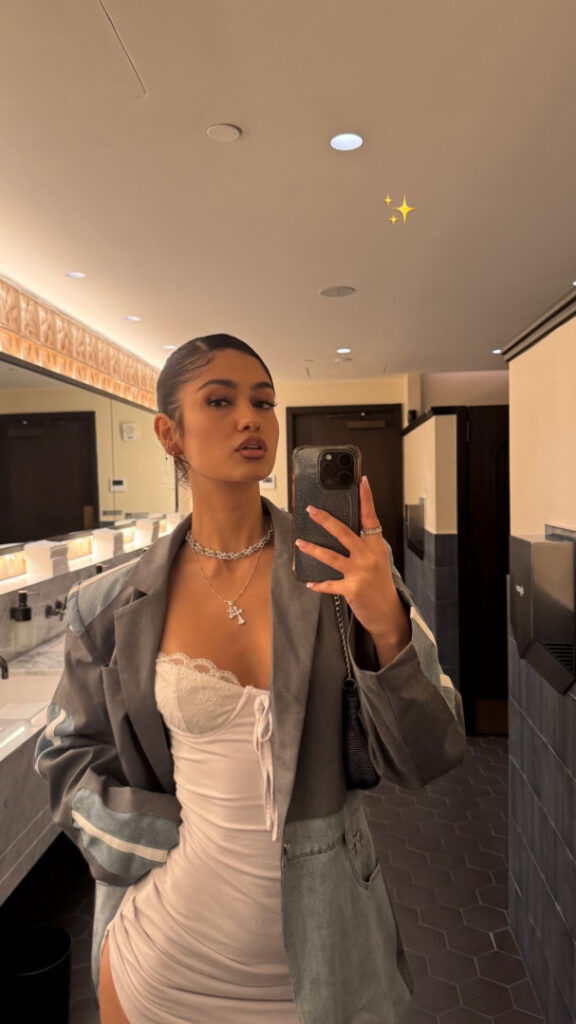 Instagram – Teen – Naaz Torbati – Nude