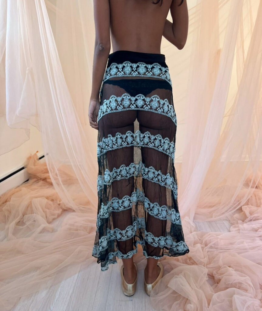 Instagram – Petite – Teen – Naz Alam / nazzz0701 – Nude