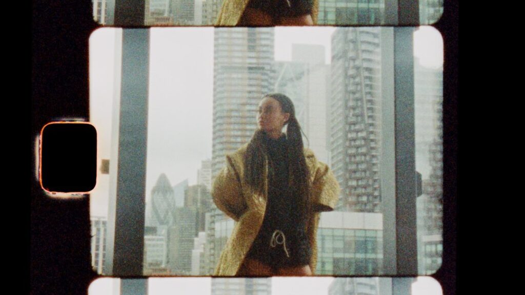 Celeb – Teen – Ebony – Nico Parker – Nude