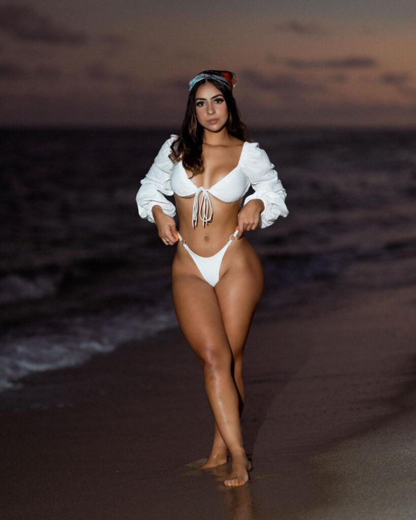 Instagram – T H I C C – Nicole Osoria – Nude