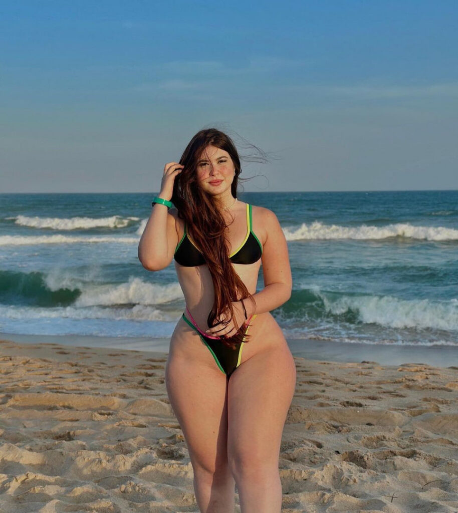 Brazil – Celeb – niic.ca / Nicolle Caroline – Nude