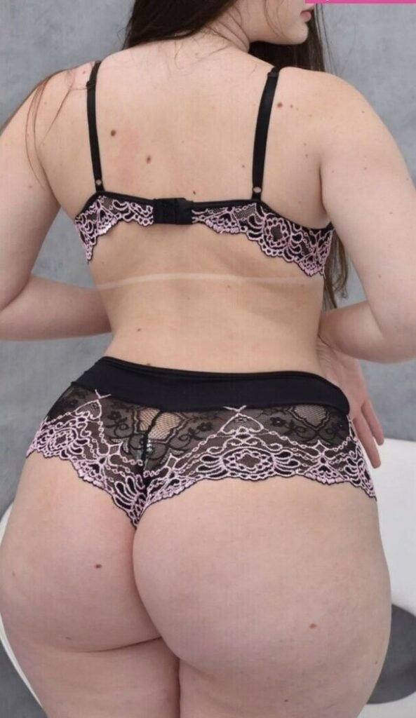 Brazil – Celeb – niic.ca / Nicolle Caroline – Nude