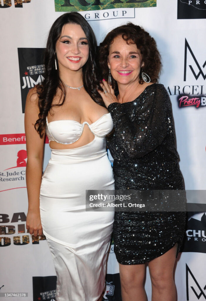 Youtube – TikTok – Instagram – Olivia DeLaurentis (sydandolivia) – Nude Leaks