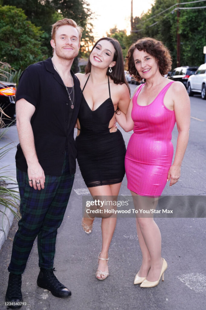 Youtube – TikTok – Instagram – Olivia DeLaurentis (sydandolivia) – Nude Leaks