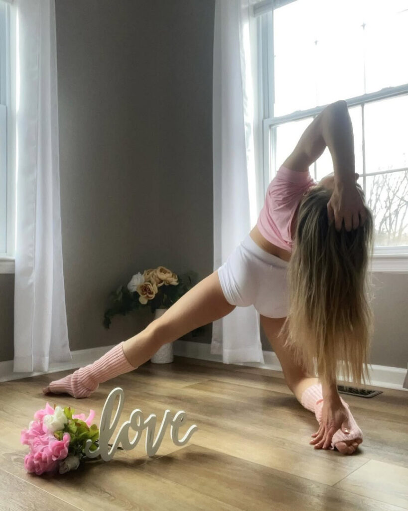 Instagram – MILF – Peacefulfit – Nude