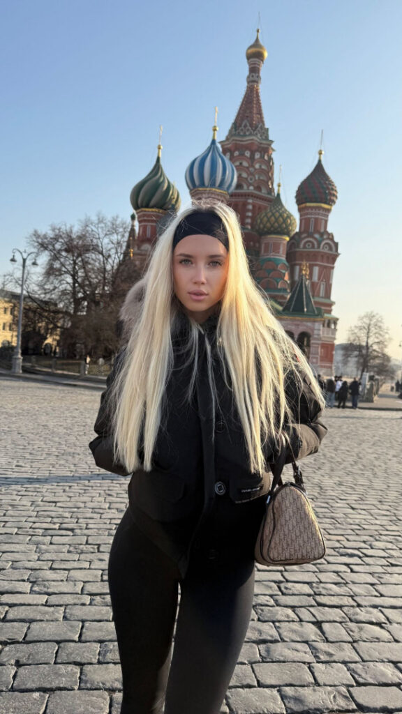 Instagram – Polina Malinovskaya – Nude