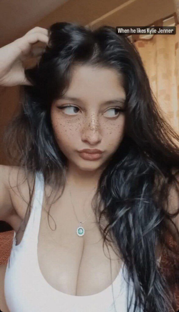 Instagram – Indian – Rashi Singh – Nude