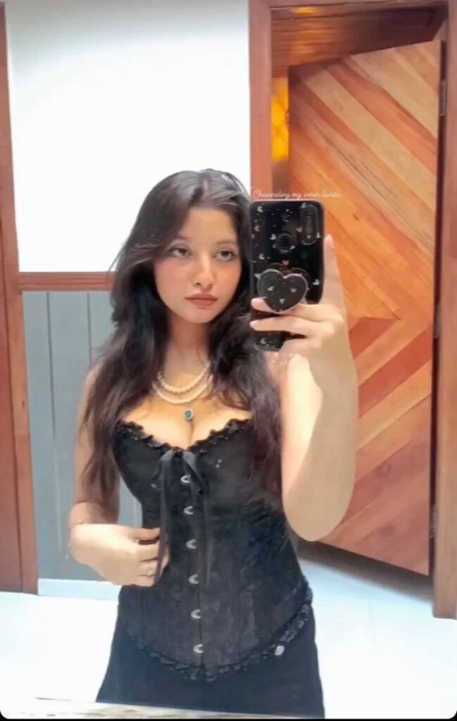 Instagram – Indian – Rashi Singh – Nude