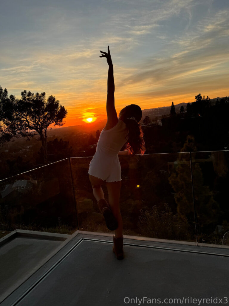 XXX – Petite – Riley Reid – Nude