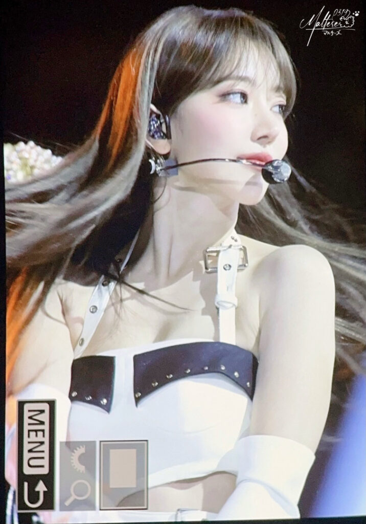 Celeb – Asian – Sakura Miyawaki 宮脇 咲良  LESSERAFIM – Nude Leaks