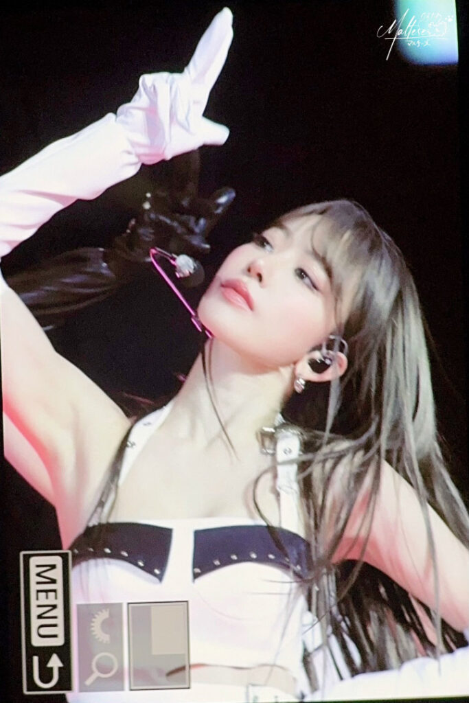 Celeb – Asian – Sakura Miyawaki 宮脇 咲良  LESSERAFIM – Nude Leaks