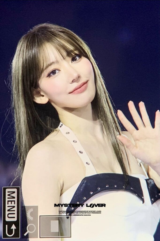 Celeb – Asian – Sakura Miyawaki 宮脇 咲良  LESSERAFIM – Nude Leaks