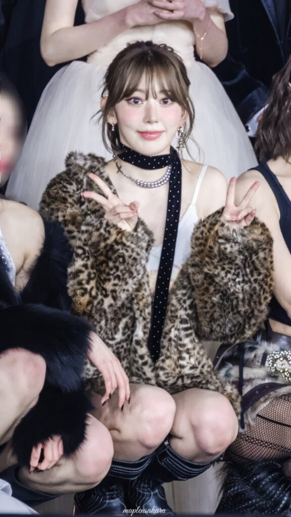 Celeb – Asian – Sakura Miyawaki 宮脇 咲良  LESSERAFIM – Nude Leaks