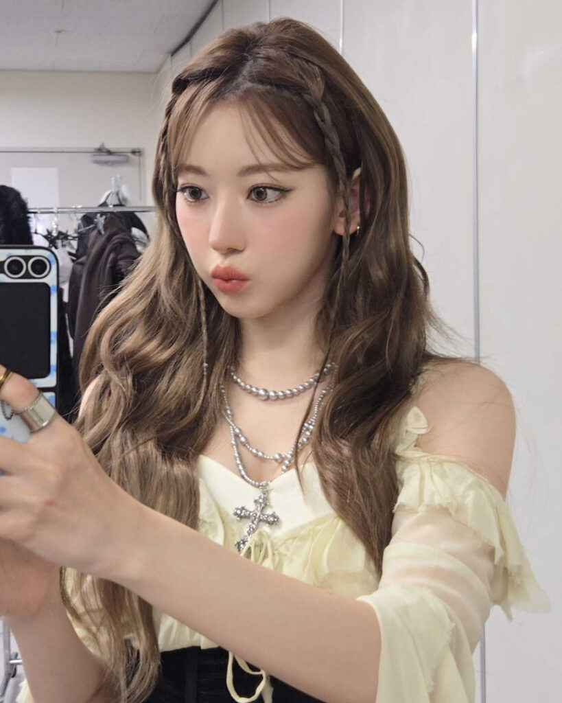 Celeb – Asian – Sakura Miyawaki 宮脇 咲良  LESSERAFIM – Nude Leaks