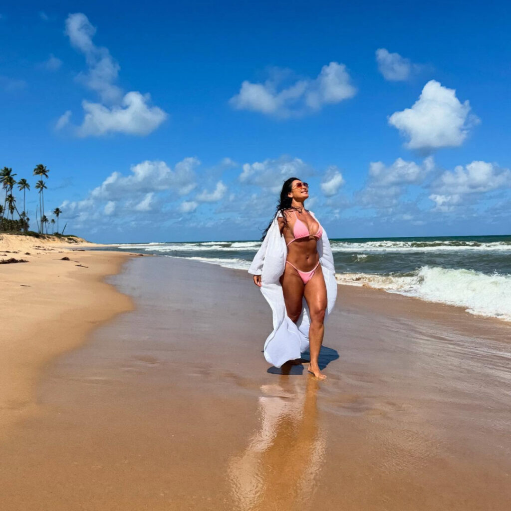 Brazil – Celeb – Scheila Carvalho – Nude