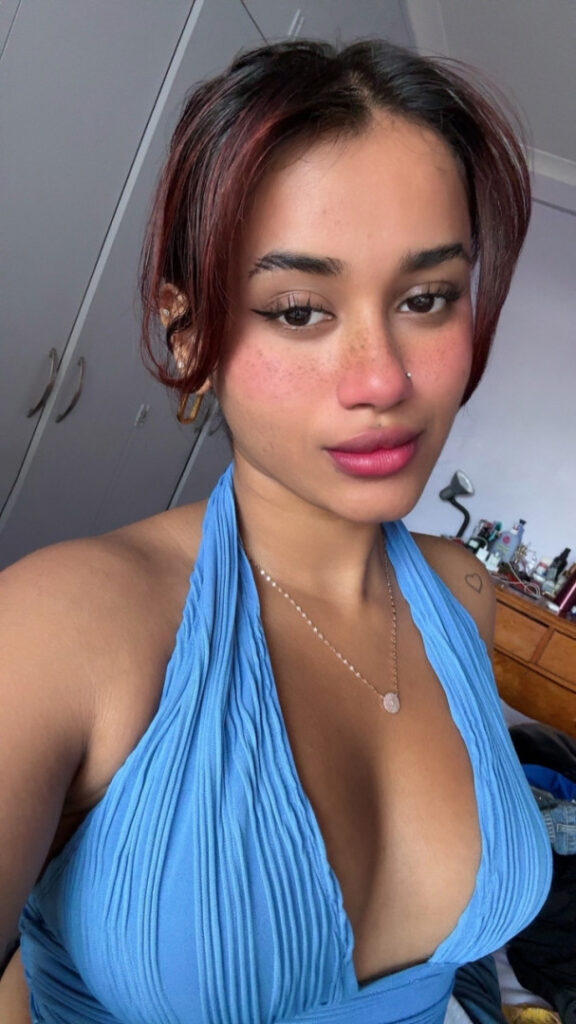 OnlyFans – Indian – T H I C C – senoritasara / senorita_sara._ – Nude Leaks