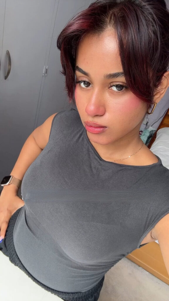 OnlyFans – Indian – T H I C C – senoritasara / senorita_sara._ – Nude Leaks