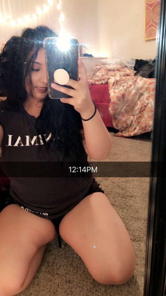 T H I C C – BBW – Latina – Sexy Big Titty latina BBW @Leeeenaq – Nude