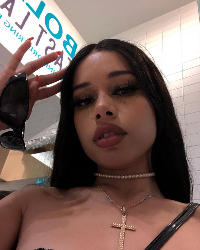 OnlyFans – TikTok – Cosplay – Shibuya Bambi / queenpuppy777 / alienrapperqueen / shibuyabambi – Nude Leaks