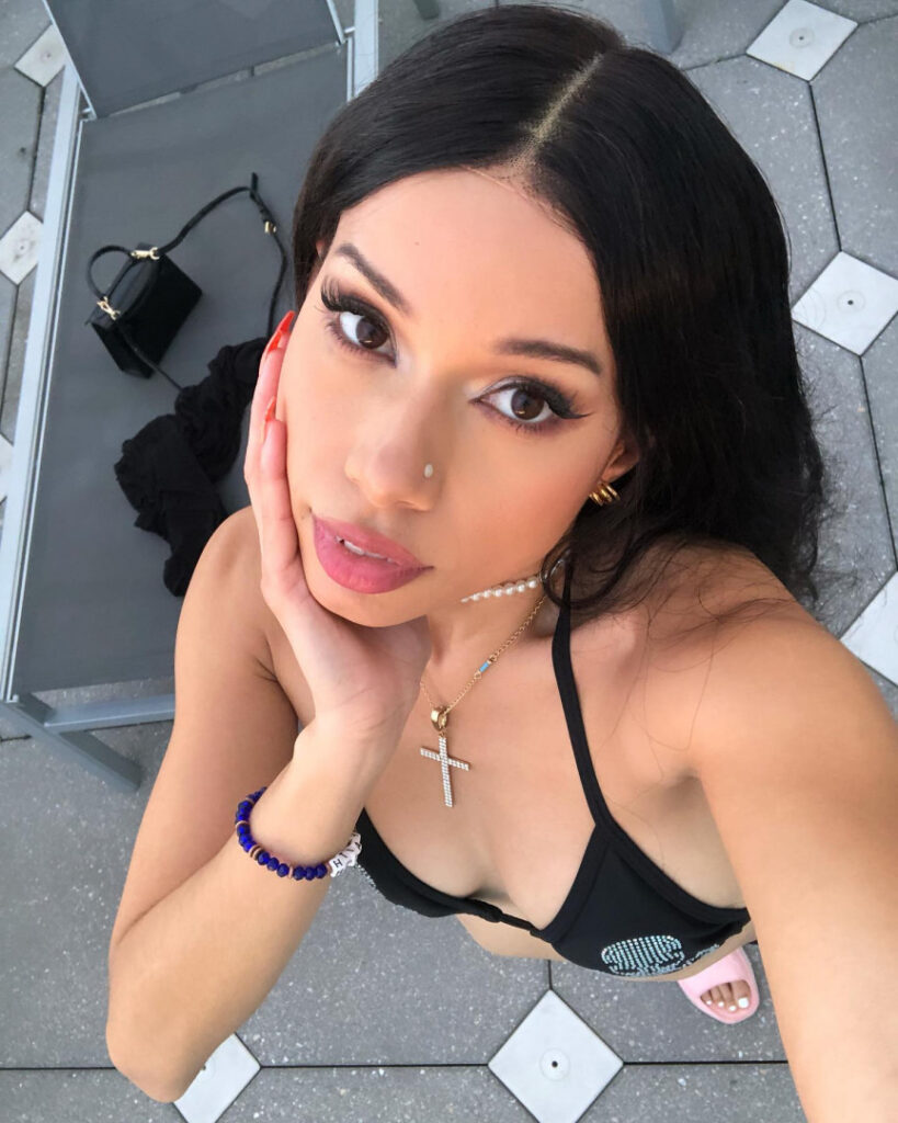 OnlyFans – TikTok – Cosplay – Shibuya Bambi / queenpuppy777 / alienrapperqueen / shibuyabambi – Nude Leaks