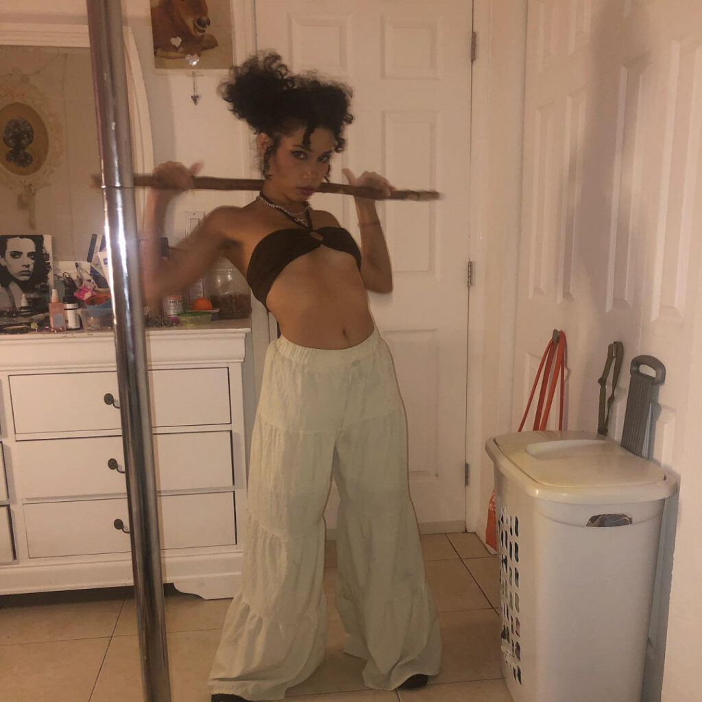 OnlyFans – TikTok – Cosplay – Shibuya Bambi / queenpuppy777 / alienrapperqueen / shibuyabambi – Nude Leaks