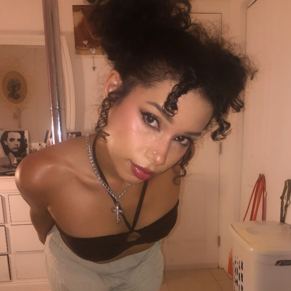 OnlyFans – TikTok – Cosplay – Shibuya Bambi / queenpuppy777 / alienrapperqueen / shibuyabambi – Nude Leaks