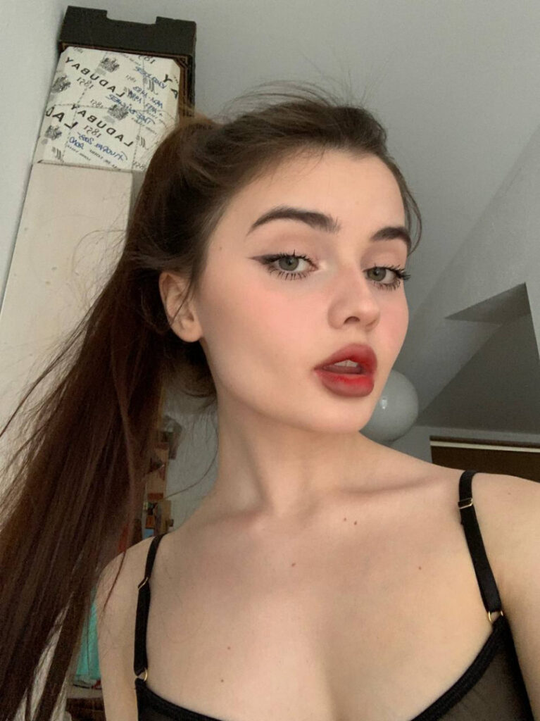 TikTok – Instagram – Teen – sighttttt (Vladlena) – Nude Leaks