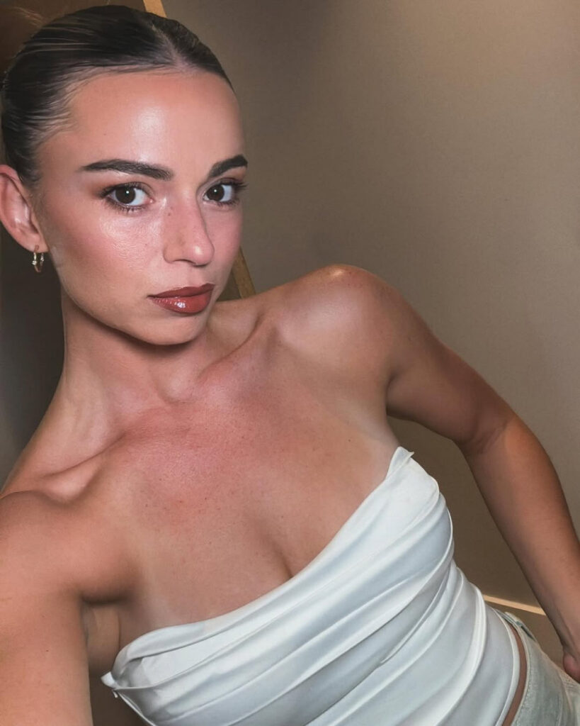 Celeb – Instagram – Skye Nicolson / skyebnic – Nude Leaks