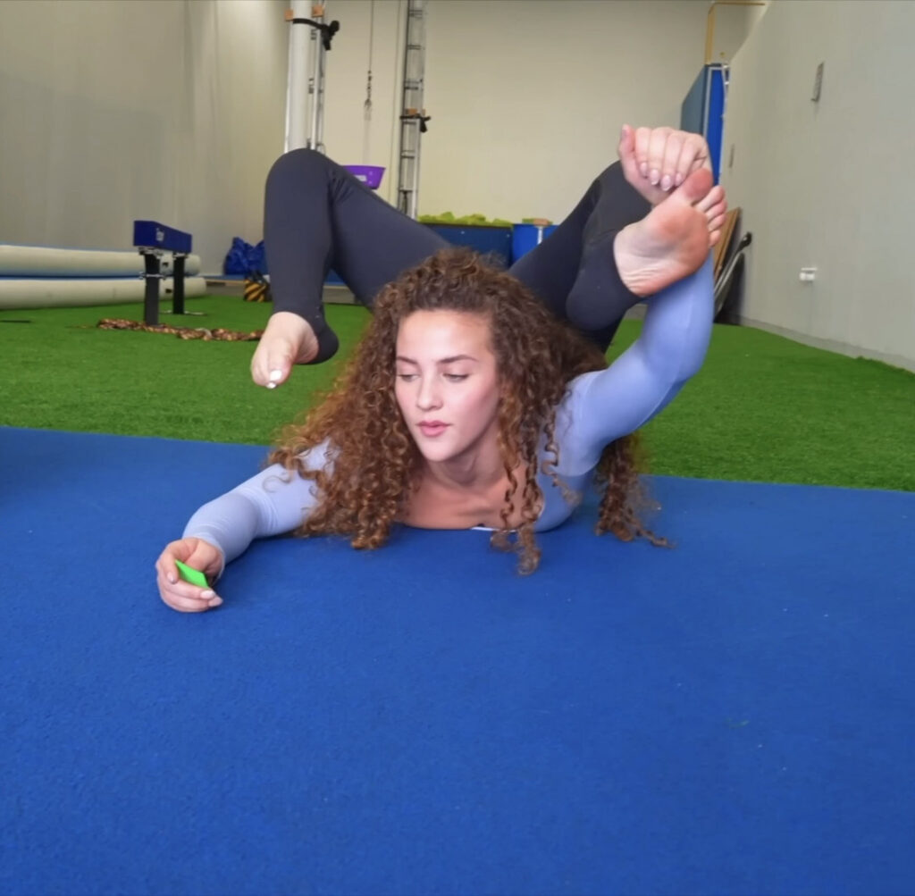 Youtube – TikTok – Petite – Sofie Dossi – Nude Leaks