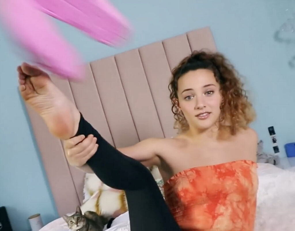 Youtube – TikTok – Petite – Sofie Dossi – Nude Leaks