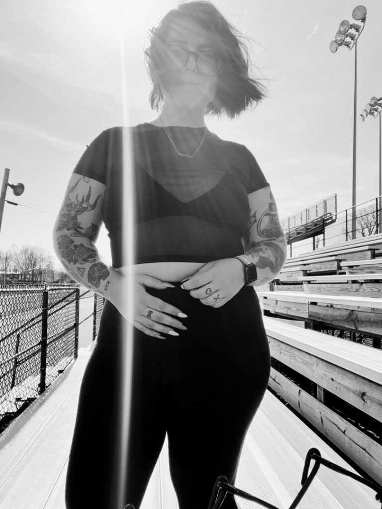 ⠀X⠀ – T H I C C – Stepstool Sarah – Nude Leaks