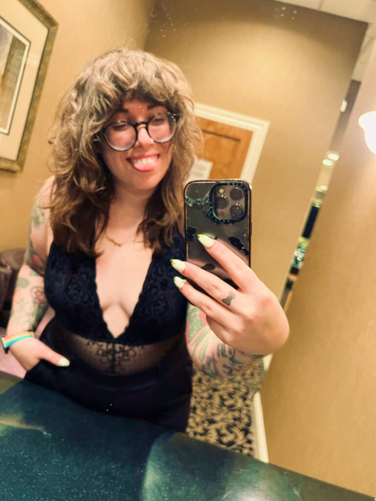 ⠀X⠀ – T H I C C – Stepstool Sarah – Nude Leaks