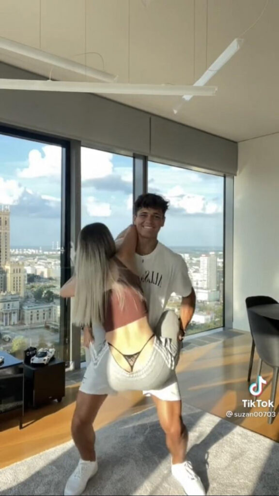 TikTok – Instagram – Suzan / Suzan00703 / Zuzanna Dembińska – Nude Leaks