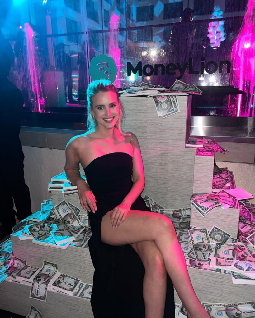 Instagram – Thea Booysen – Nude