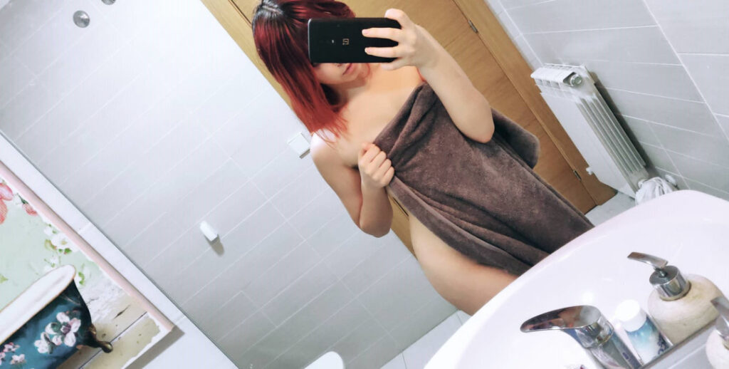 Twitch – theakaleina – Nude Leaks