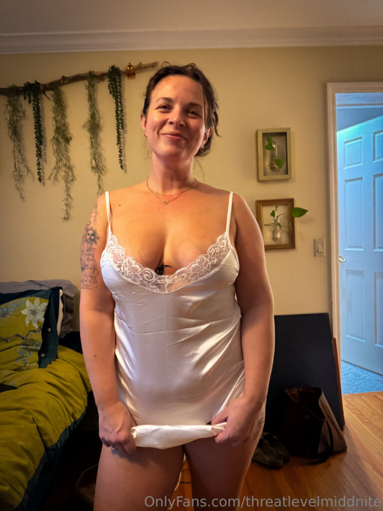 OnlyFans – Hotwife – Threatlevelmiddnite – Nude