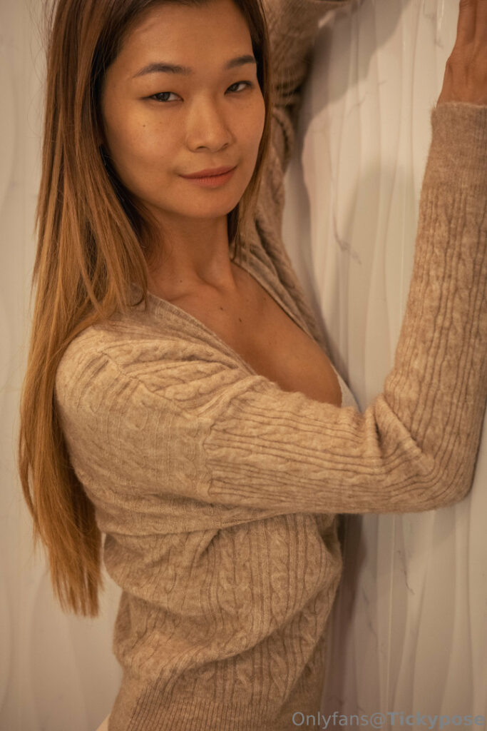 OnlyFans – TickyPose – Nude