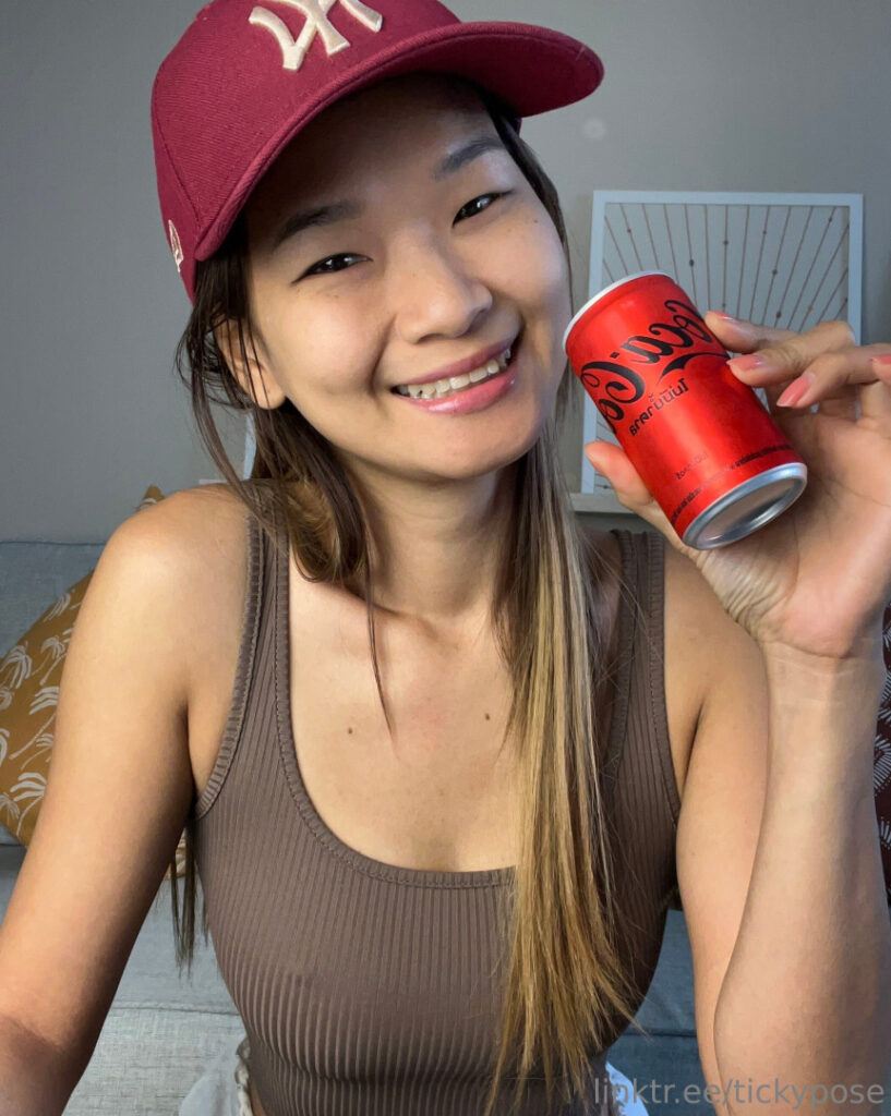 OnlyFans – TickyPose – Nude