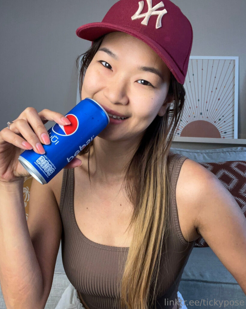 OnlyFans – TickyPose – Nude